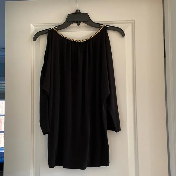 Black women’s top with gold neckline - Picture 2 of 6